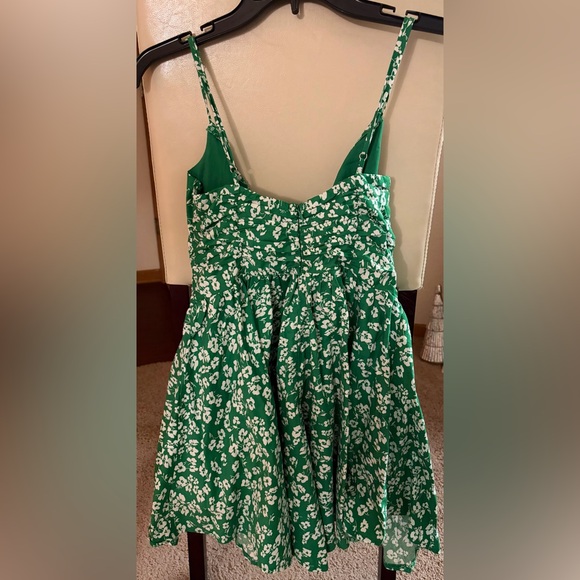 Princess Polly Barrett Mini Dress - Green & White Floral, Size 4 - Picture 5 of 10
